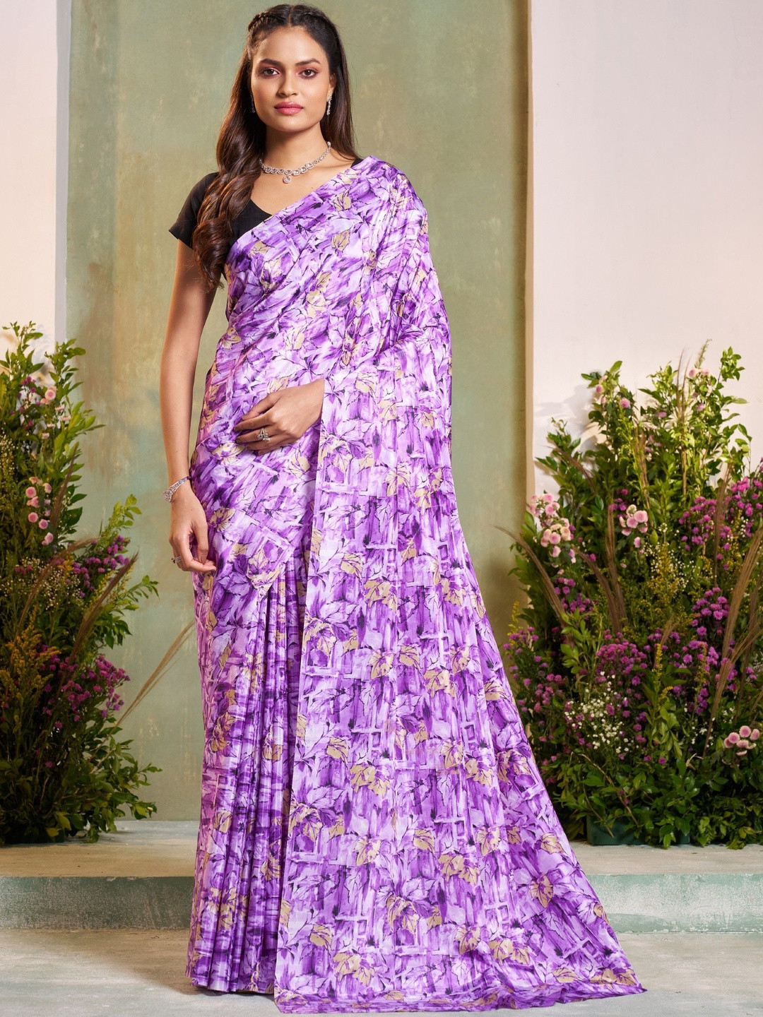 Garden Vareli Floral Printed Saree