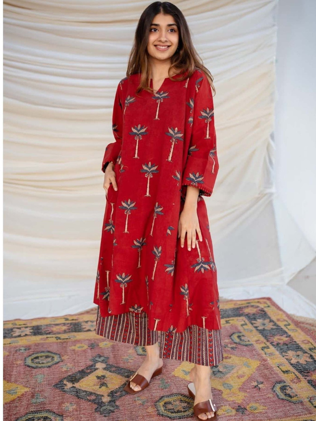 Shri pradha Ethnic Motifs Printed V-Neck A-Line Kurta With Palazzo