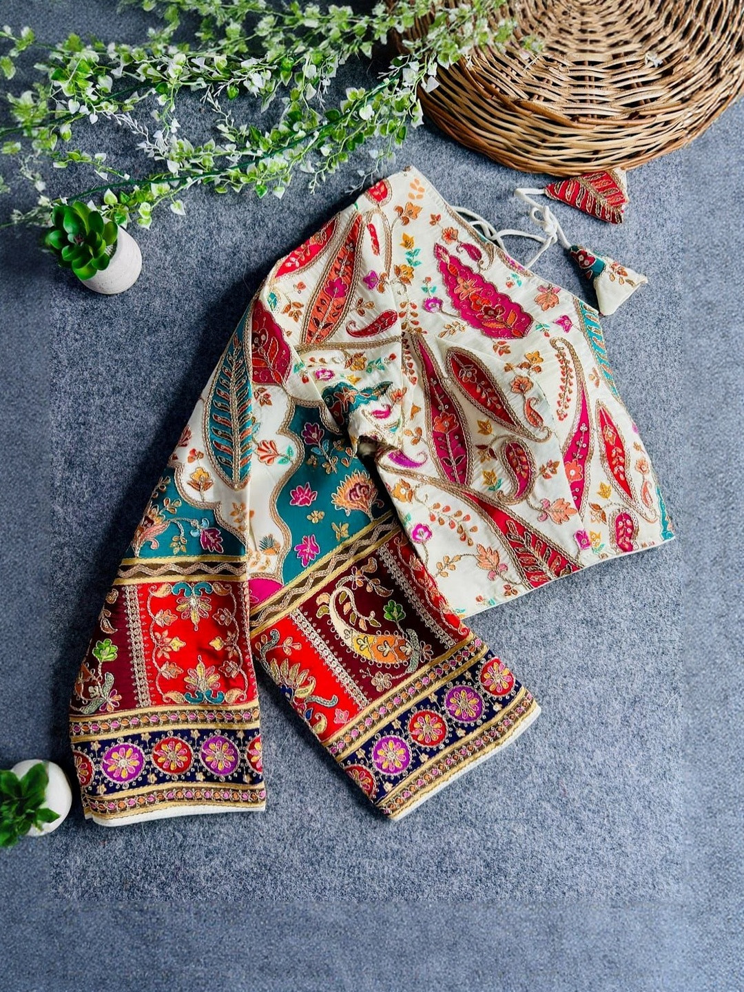 HERE&NOW Womens Printed Multi-Size Twist Blouse