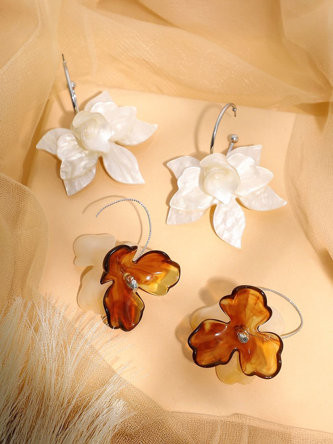 SOHI Pack Of 2 Silver-Plated La-Flora Drop Earrings