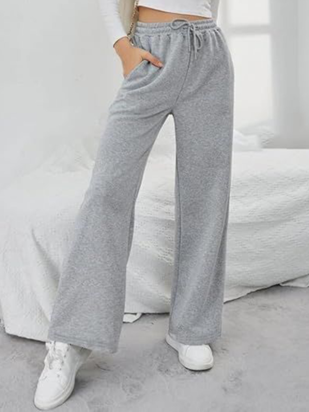 Fahionable Hub Women Straight Fit Trousers