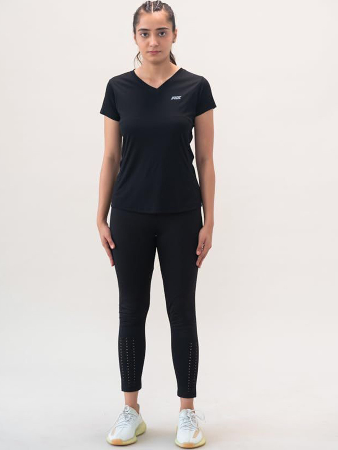 ALT THEALTCULTURE V-Neck T-Shirt With Track Pant