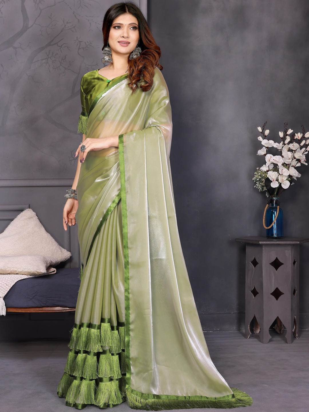 ALAGINI Resham Sutra Tassel Saree With Satin Blouse Piece