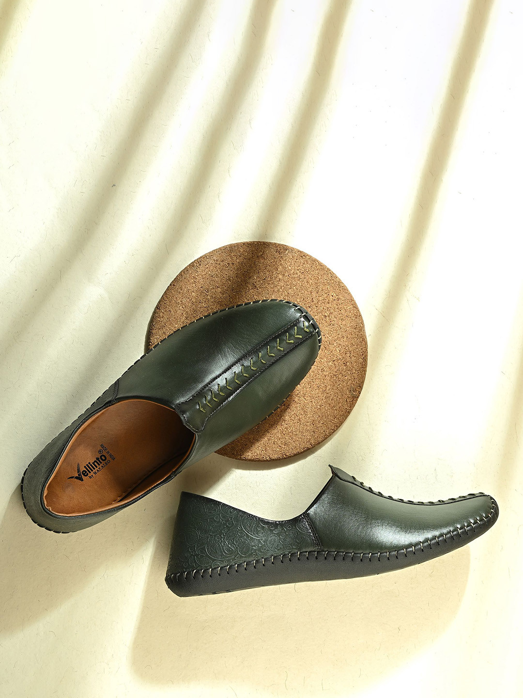 Vellinto Men Lightweight Round Toe Mojaris
