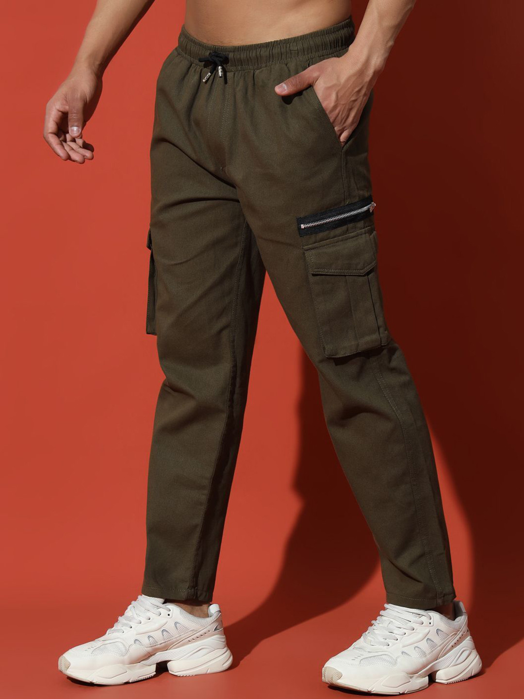 Sprouted Men Regular Fit Mid-Rise Cargos Trousers