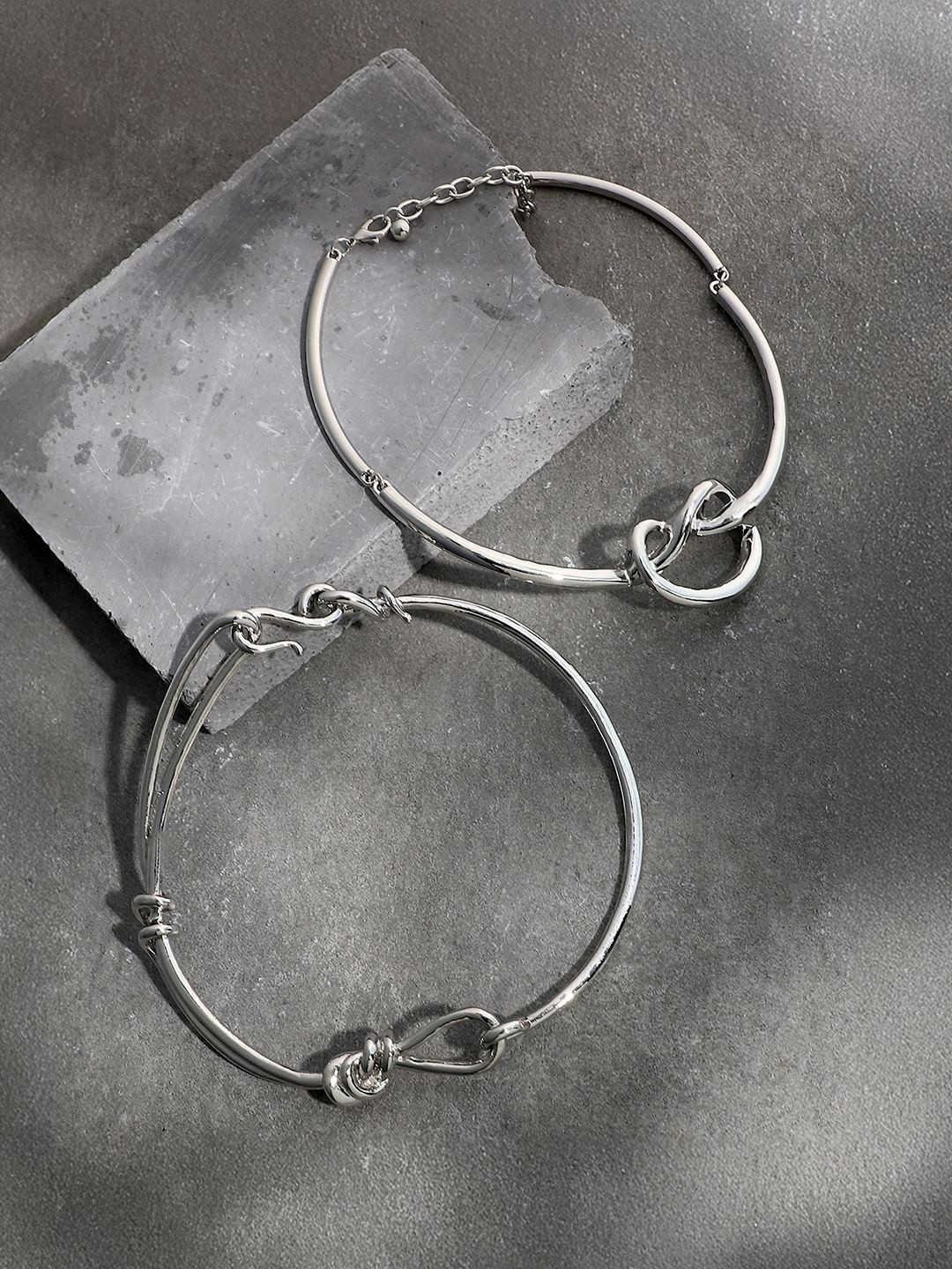 SOHI Women Set Of 2 Silver Plated Knotted Collar Necklace