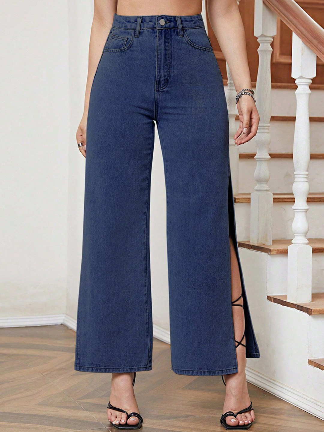 AAHWAN Women Straight Fit High-Rise Side Slit Jeans