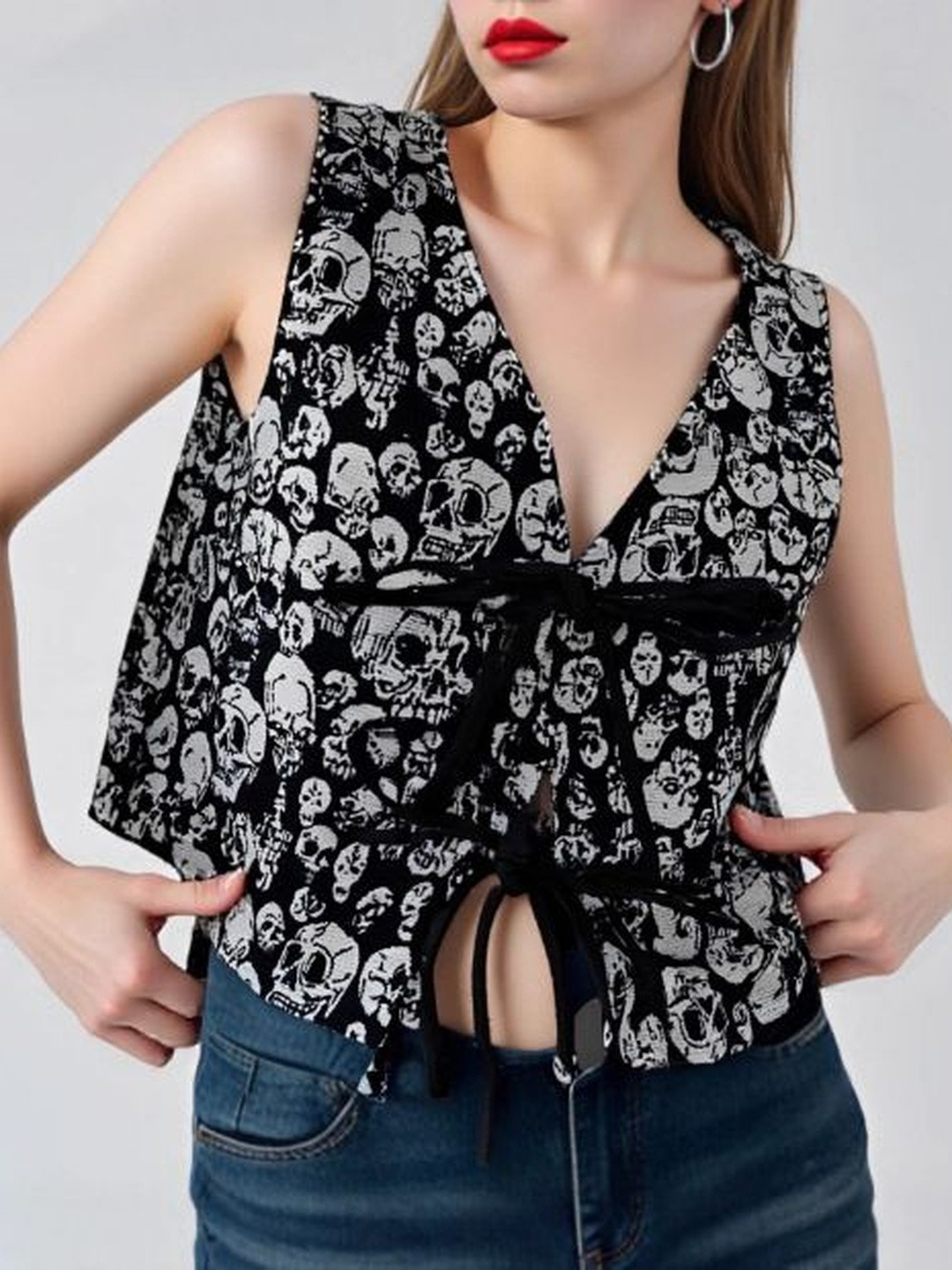 StyleCast x Revolte Graphic V-Neck Tie-Up Crop Top