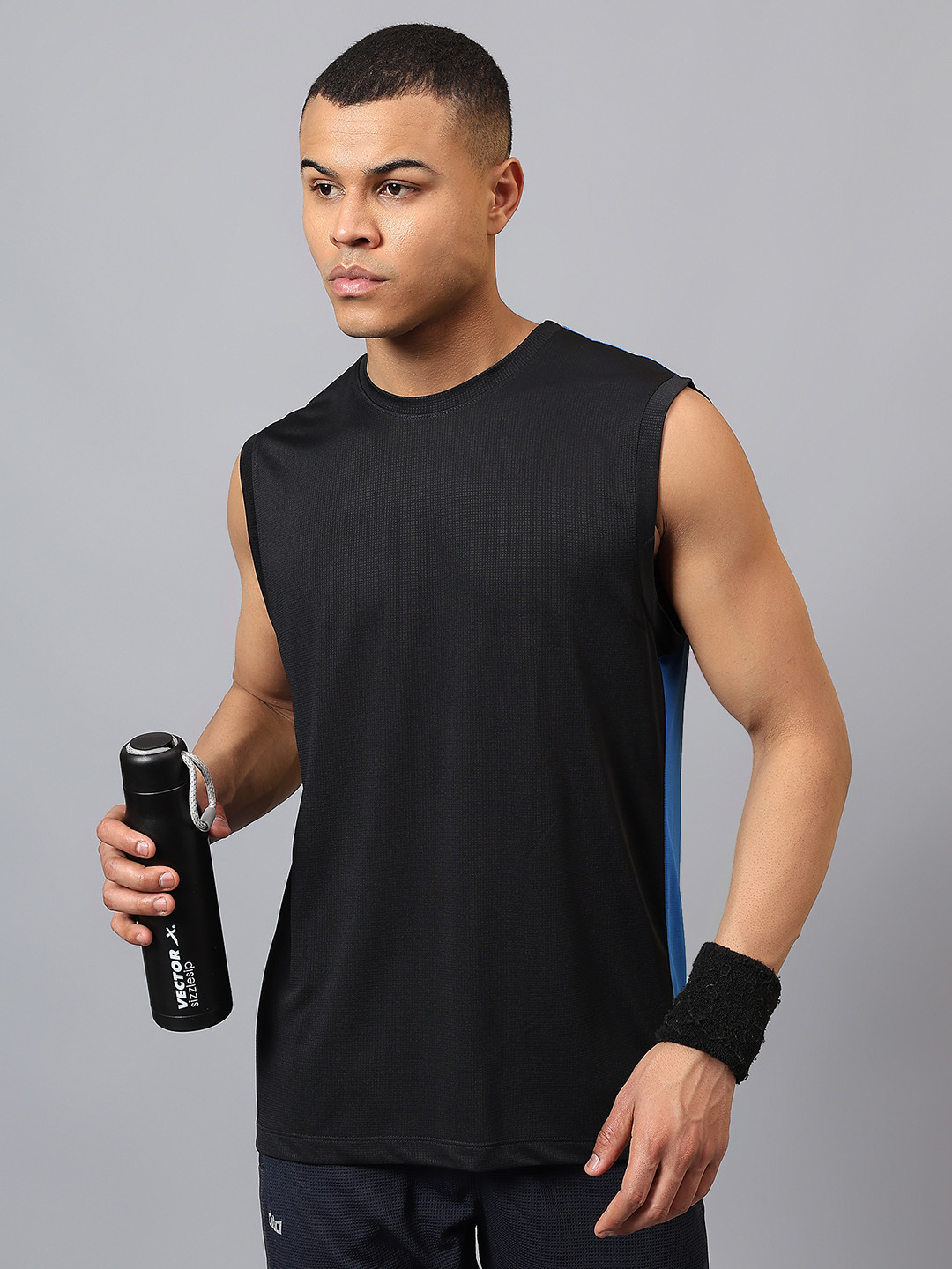 DIDA Men Solid Round Neck T-shirt