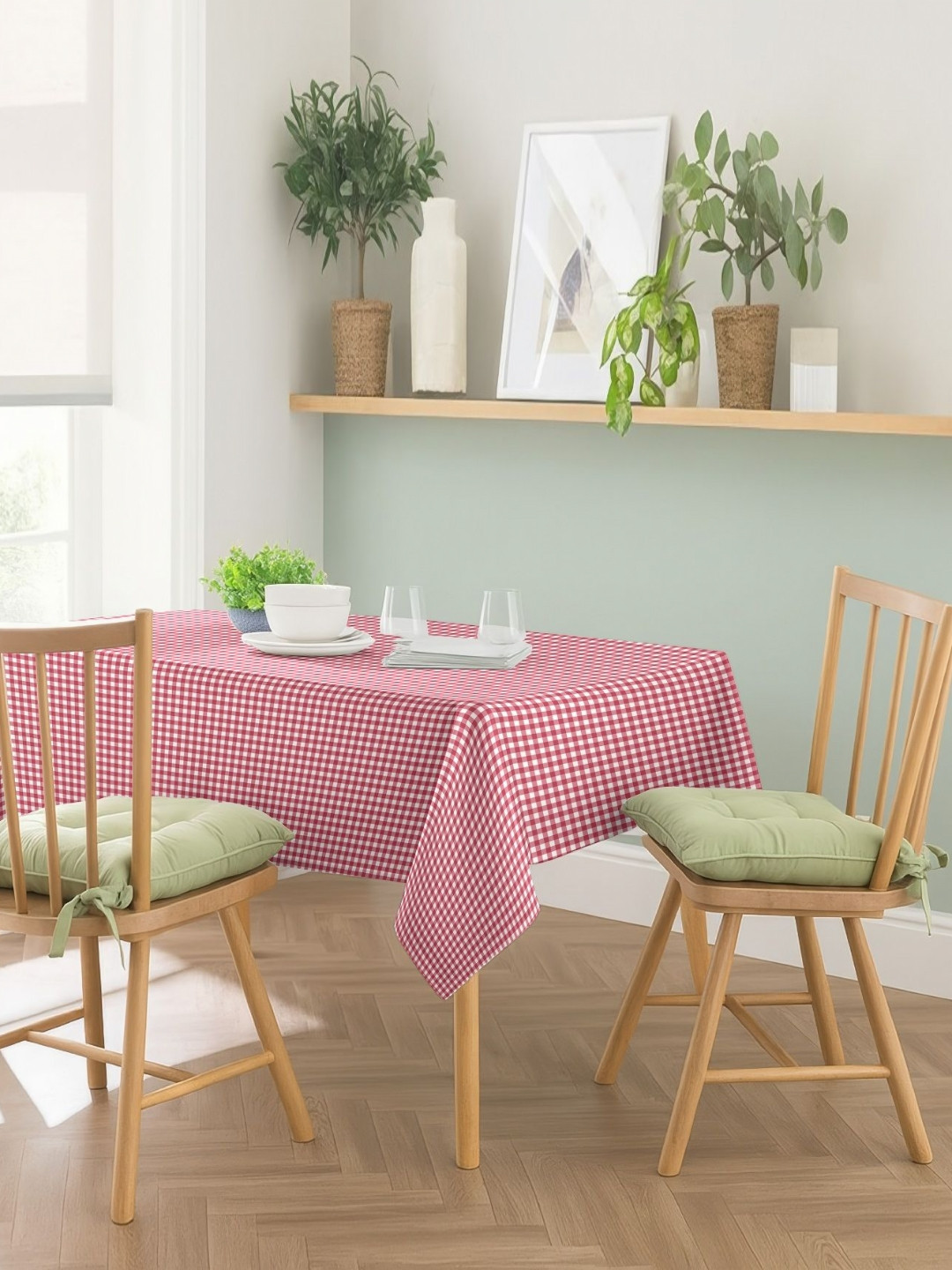 CASABLEU Red & White 6-Seater Table Cover