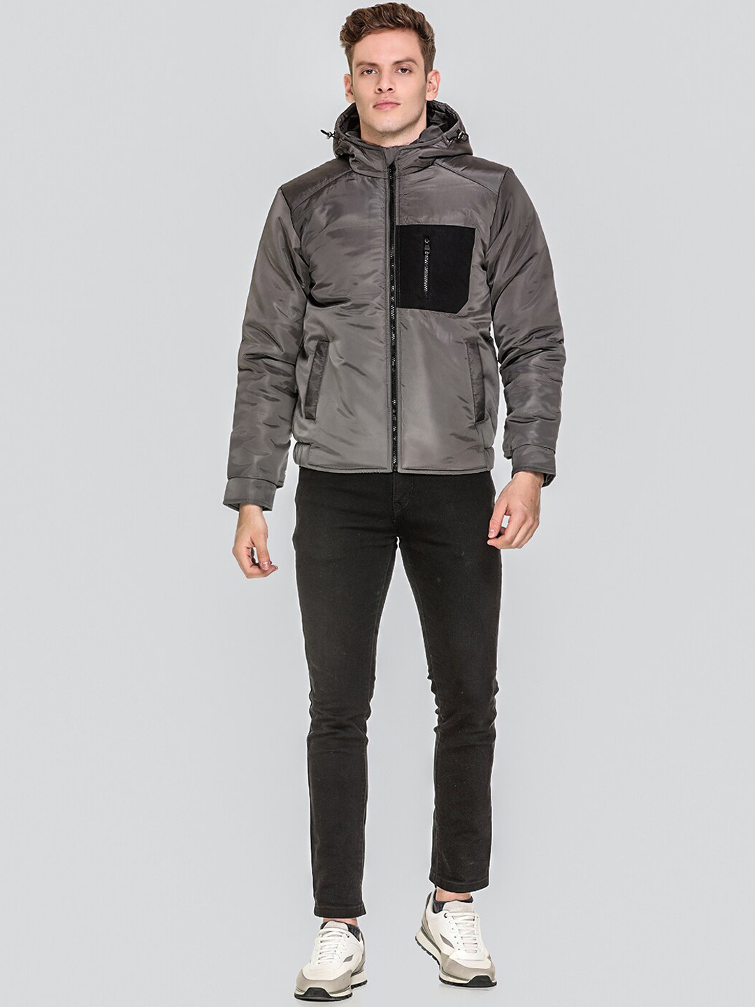 HONNETE Men Grey Colourblocked Lightweight Puffer Jacket with Patchwork