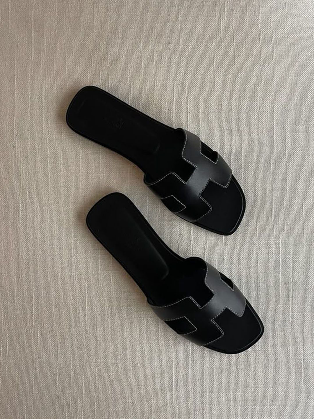 DIOCHI Women Solid Open Toe One Toe Flats