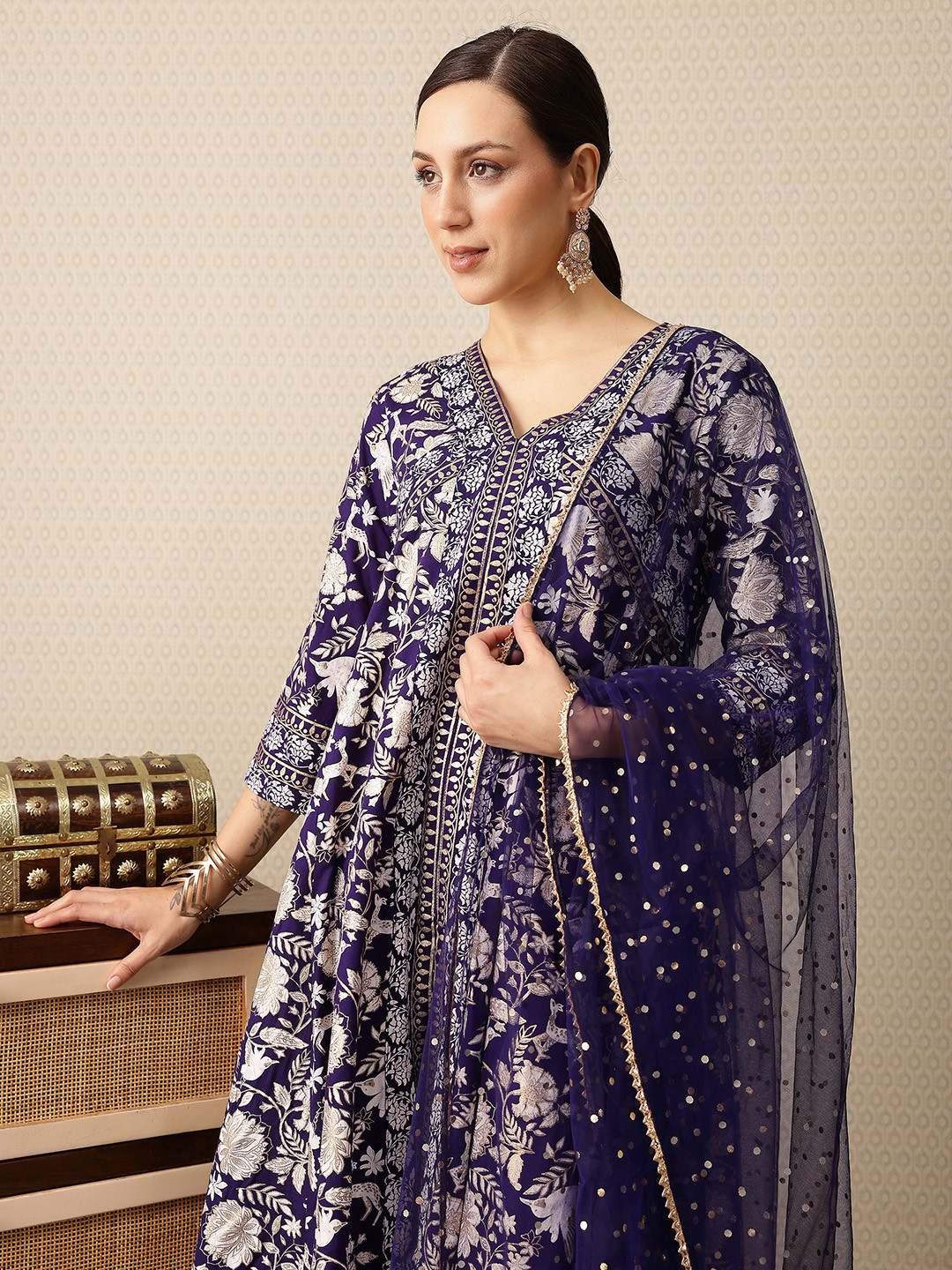 House of Pataudi Floral Foil Printed V-Neck Jashn Kurta with Palazzos & With Dupatta