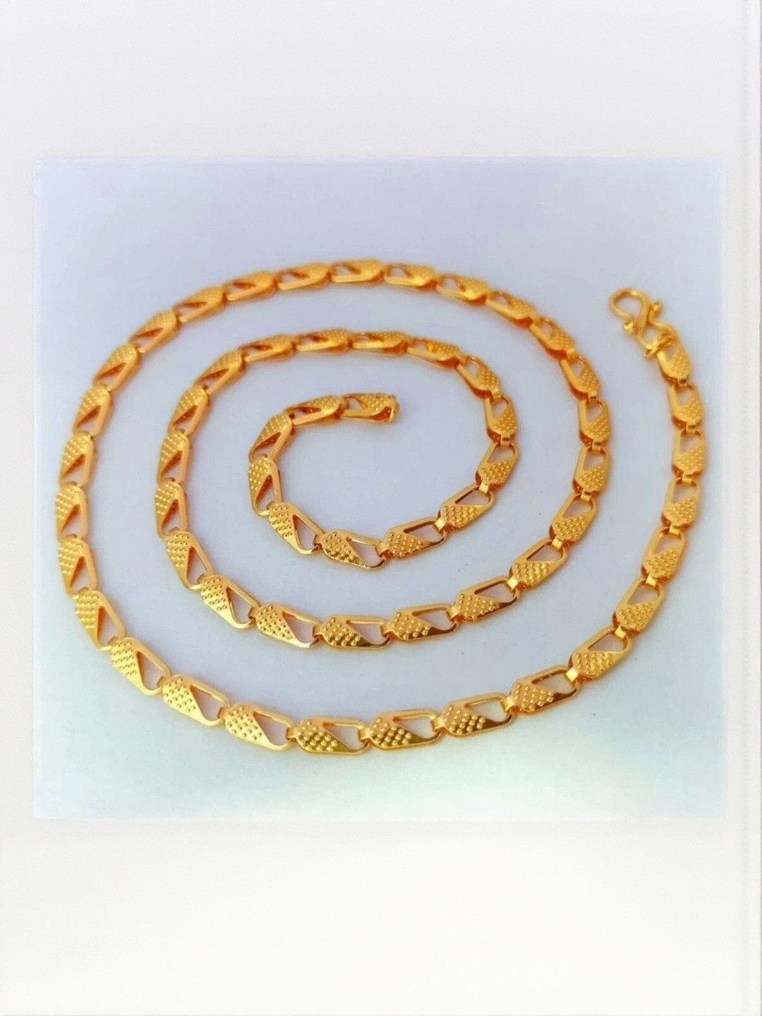 Basukiya Stylish Gold Plated Alloy Chain.