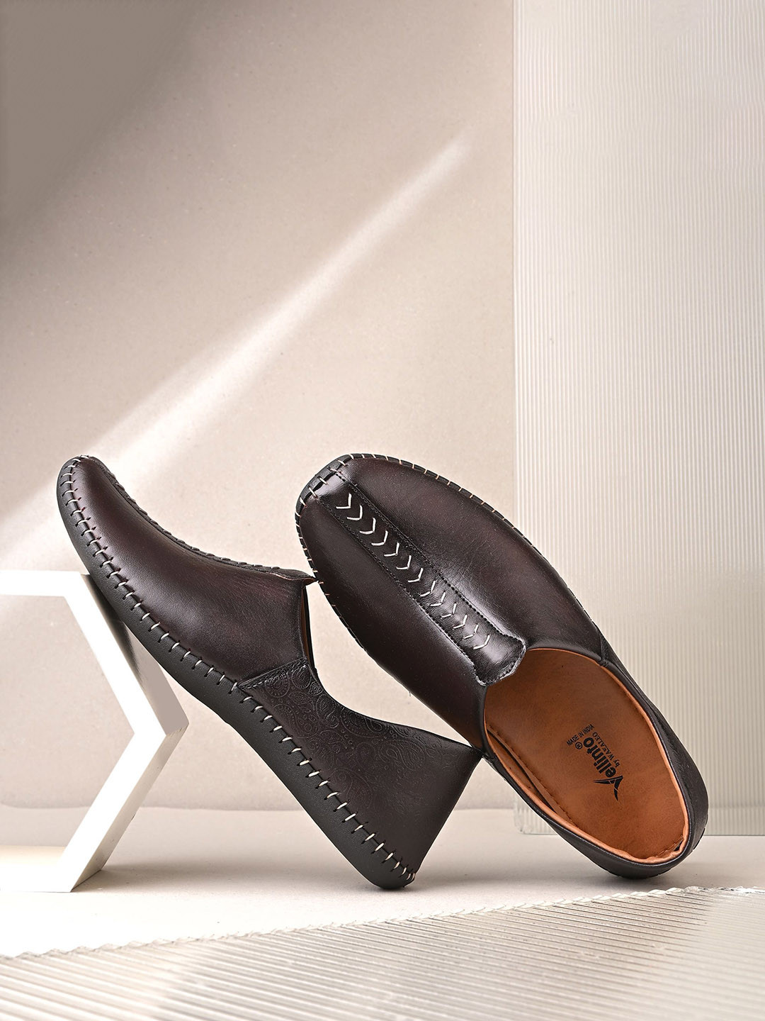 Vellinto ARTIZAN Men Lightweight Ethnic Mojaris