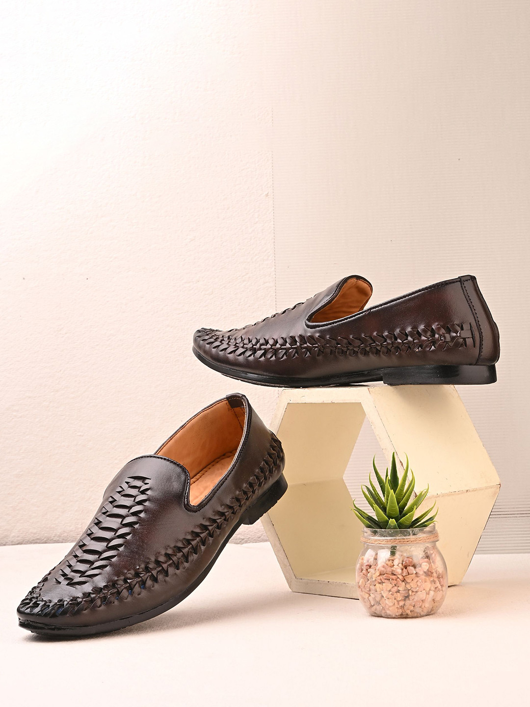 Vellinto Gabru Men Slip-On Penny Round Toe Lightweight Ethnic Mojaris