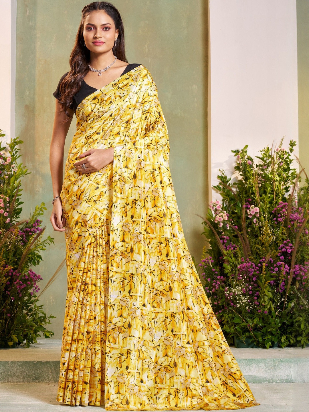 Garden Vareli Floral Printed Saree