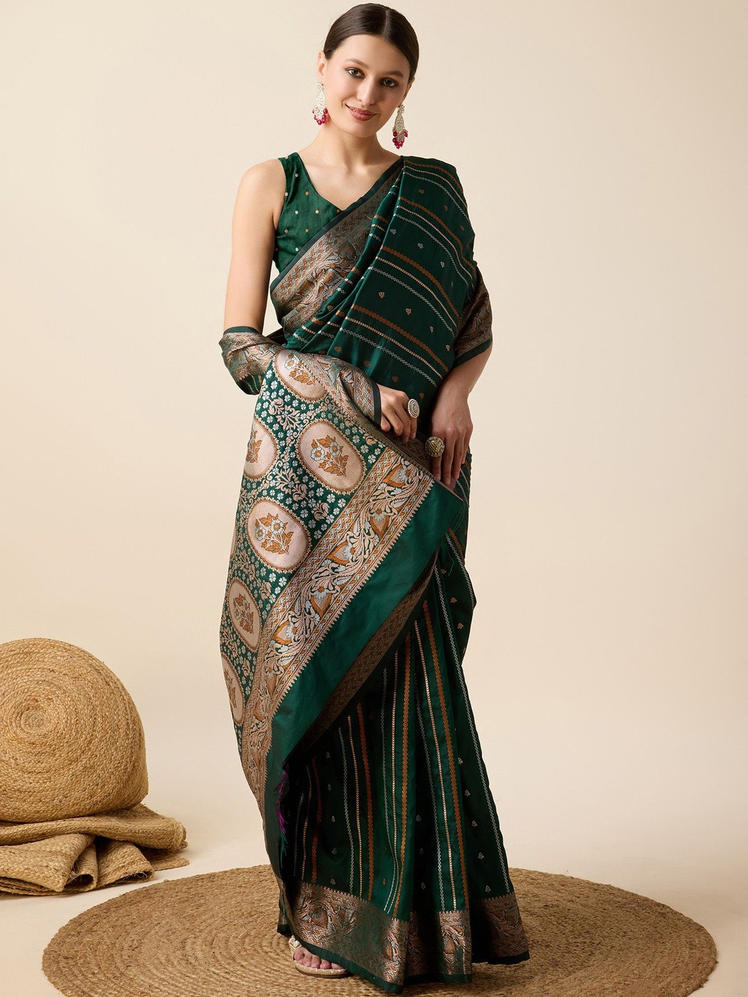 Durga Textile Floral Woven Design Zari Traditional Banarasi Saree