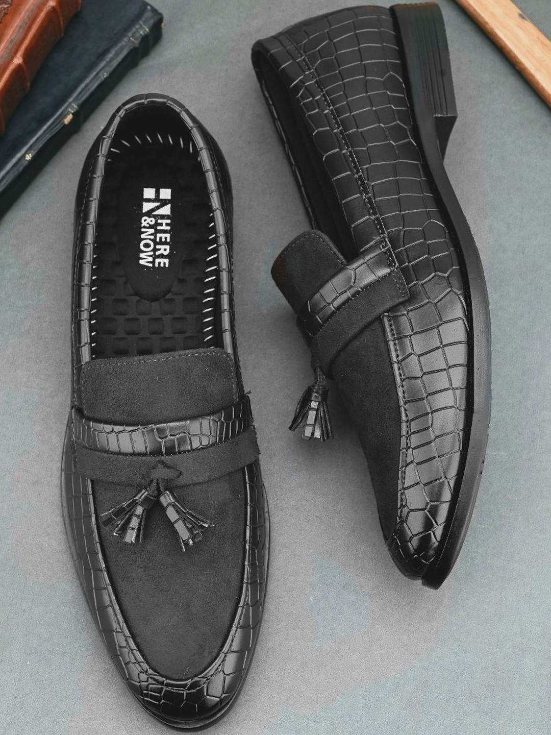 HERE&NOW Men Black Croco Textured Tassel Loafers Shoes