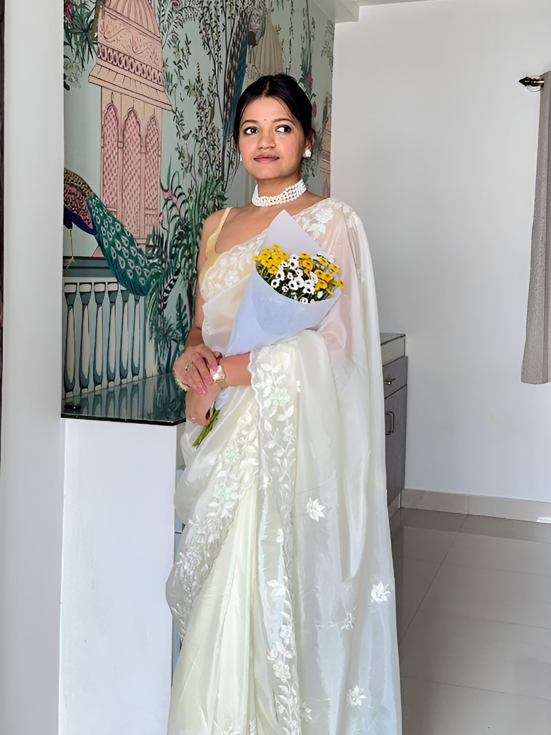 D tales Women Floral Embroidered Scallop Organza Saree