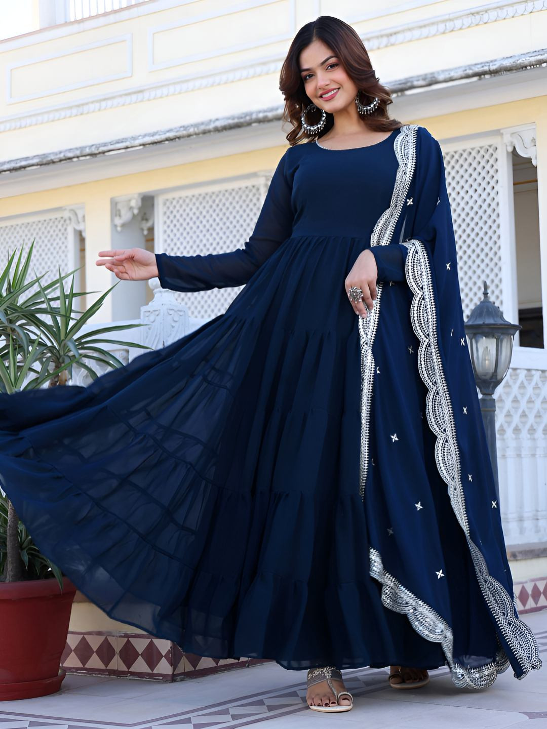 GLOSIA DESIGN Women Kurta Sets With Embroidered Dupatta