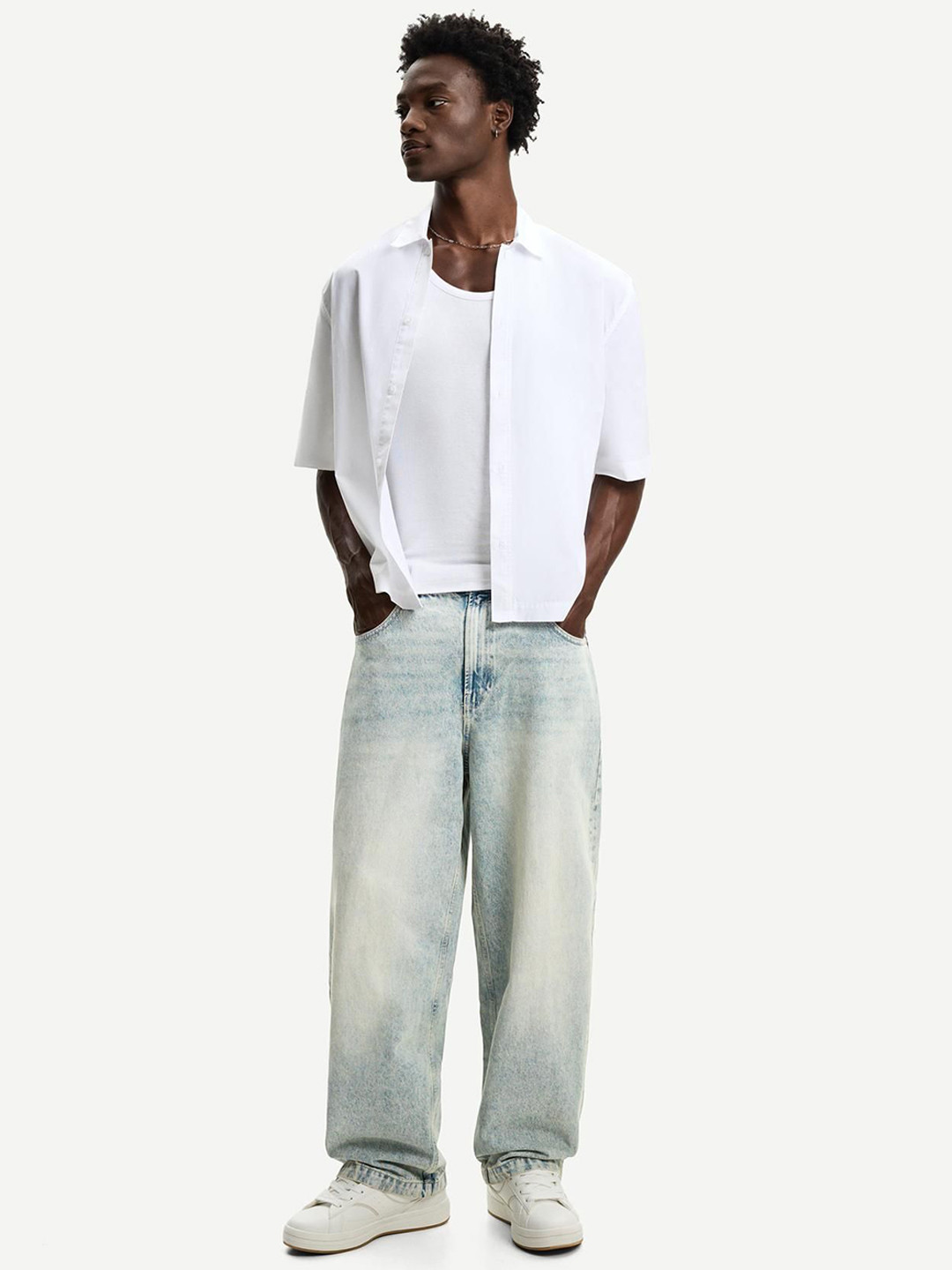 Bershka Men Baggy Heavy Fade Low-Rise Clean Look Jeans