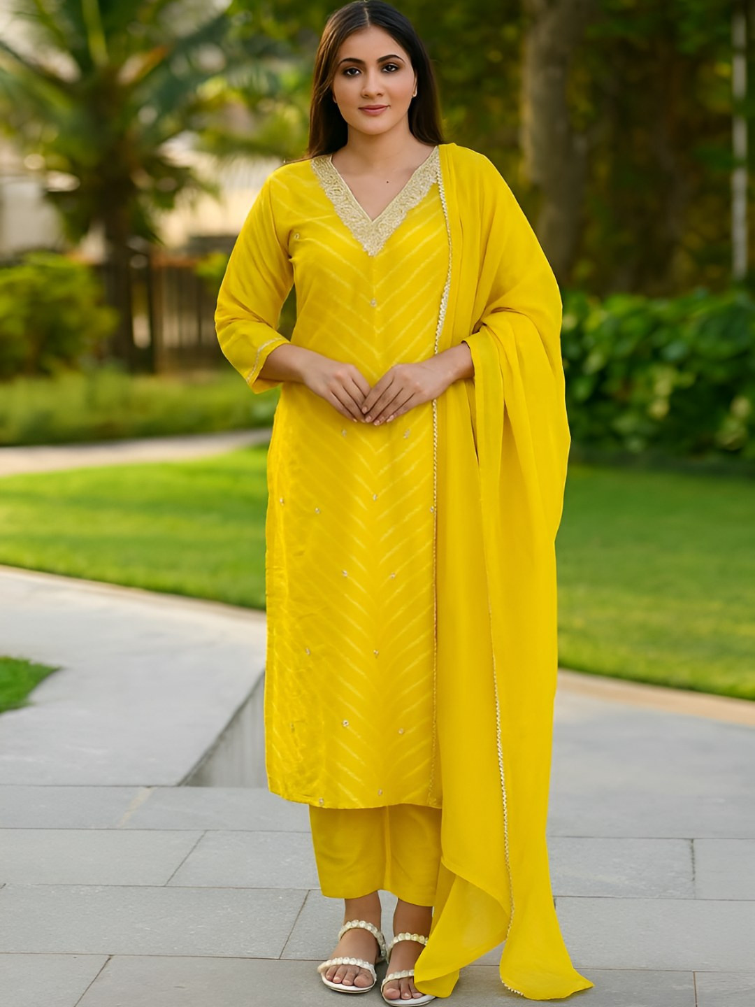 Agarwal Saree Women Regular Beads and Stones Kurta with Trousers & Dupatta