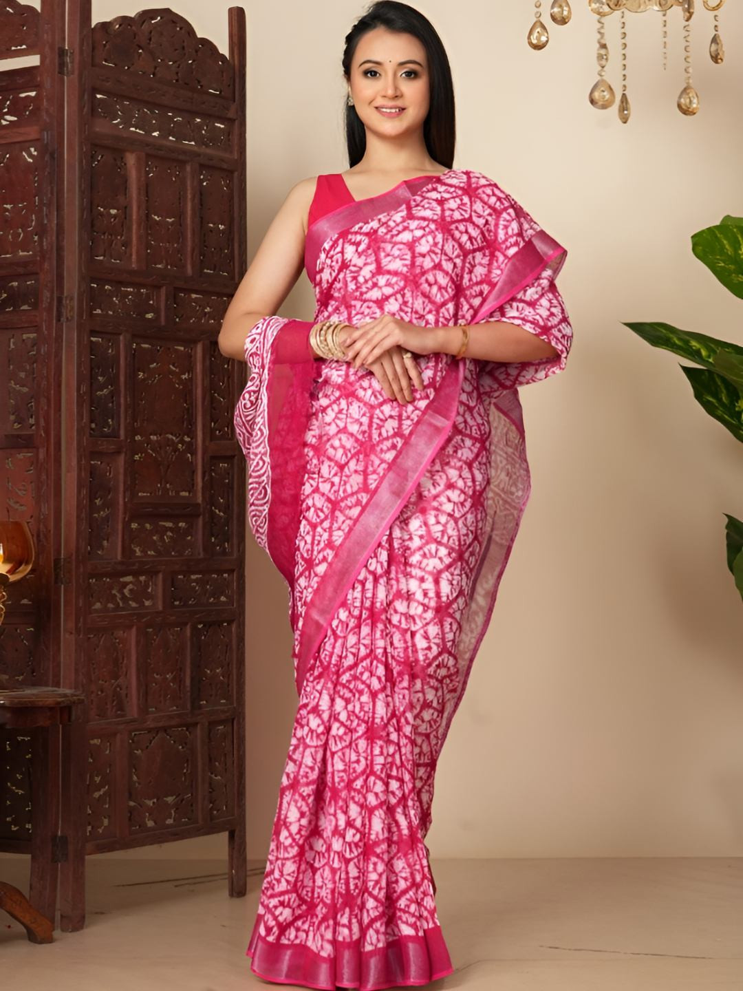 Crochetin Women Abstract Printed Handloom Saree