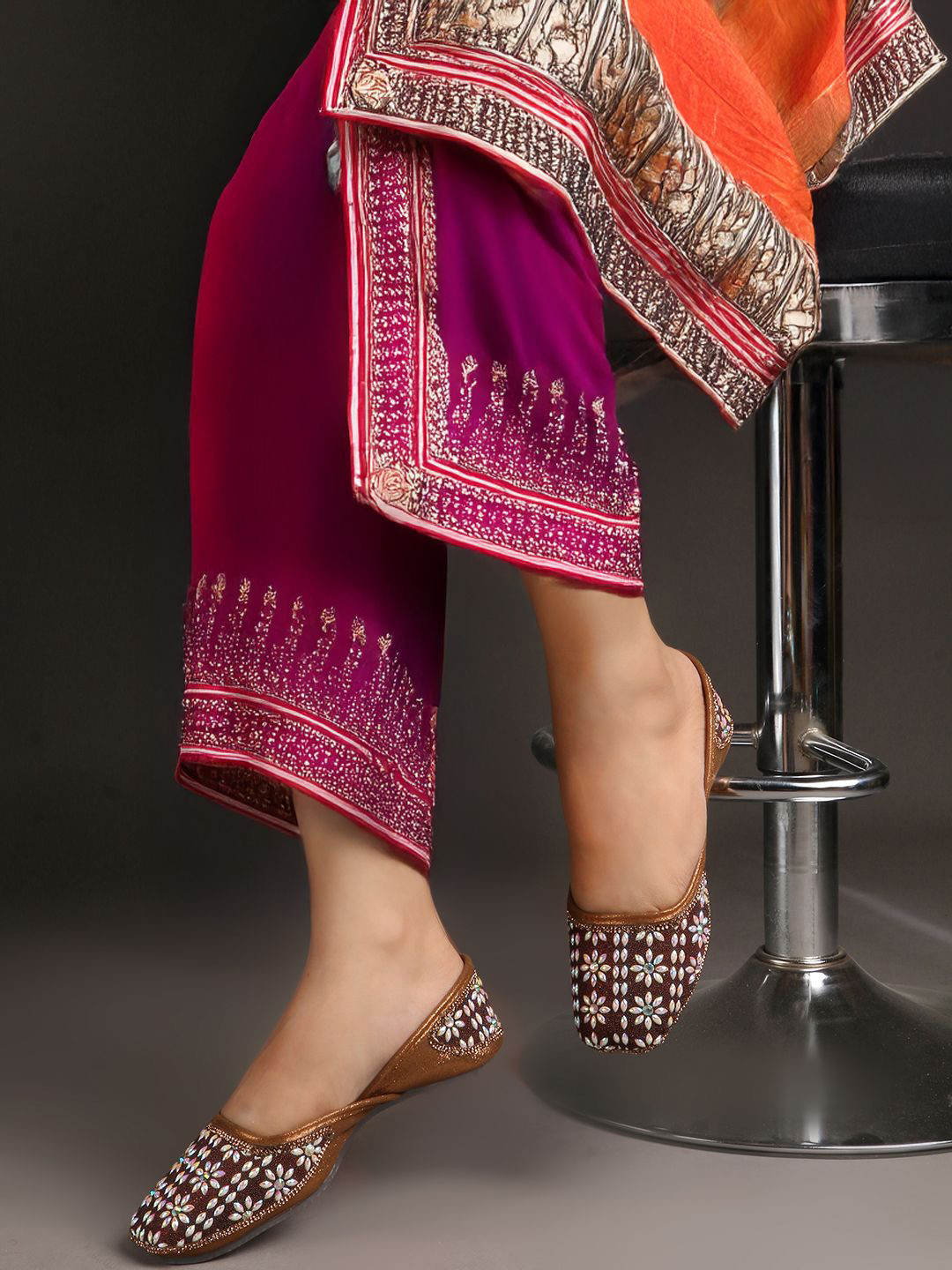 ICONICS Women Floral Crystal Embellished Ethnic Mojaris Flats