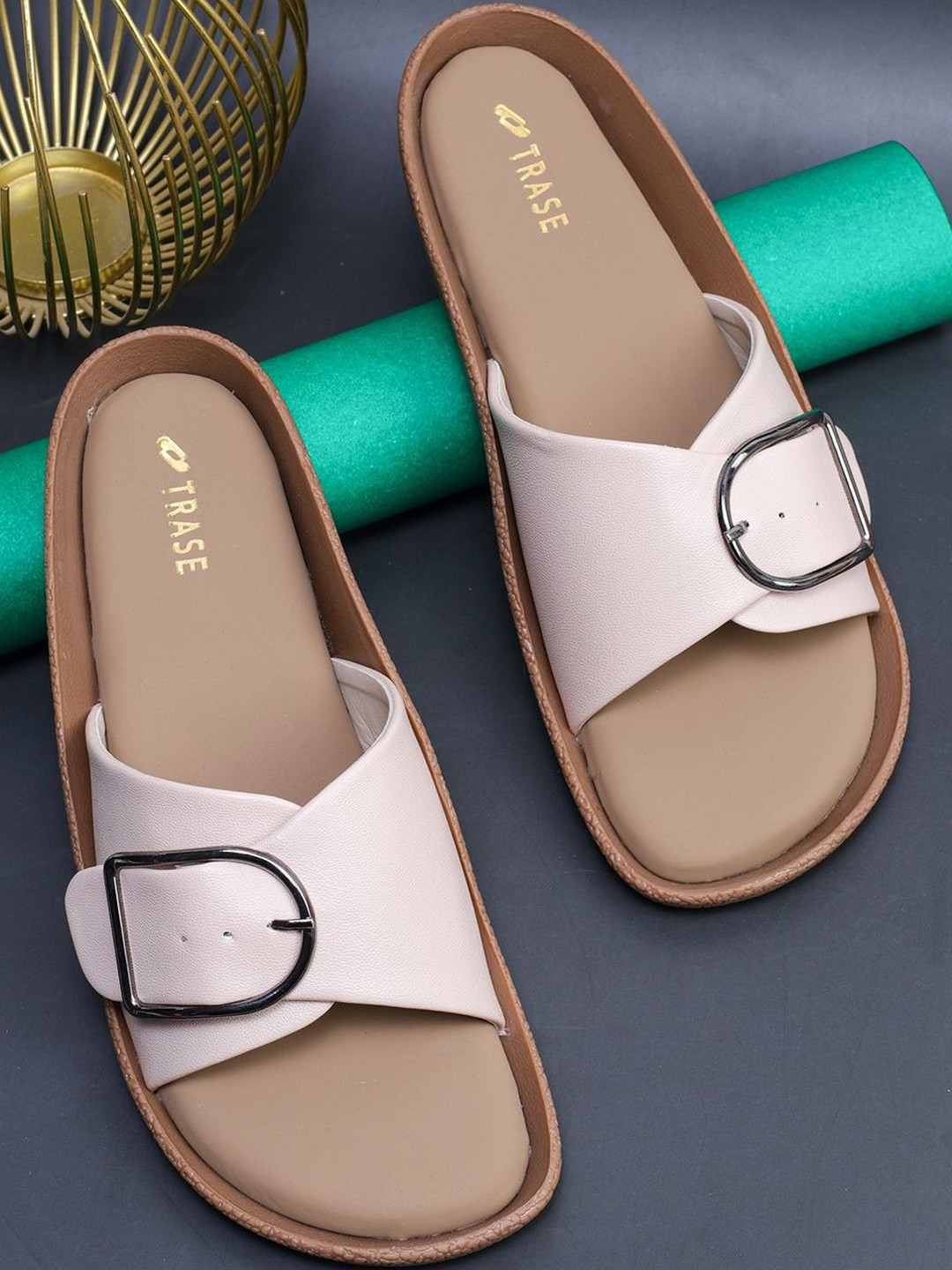 TRASE Women Buckle Ornamentation Open Toe Flats
