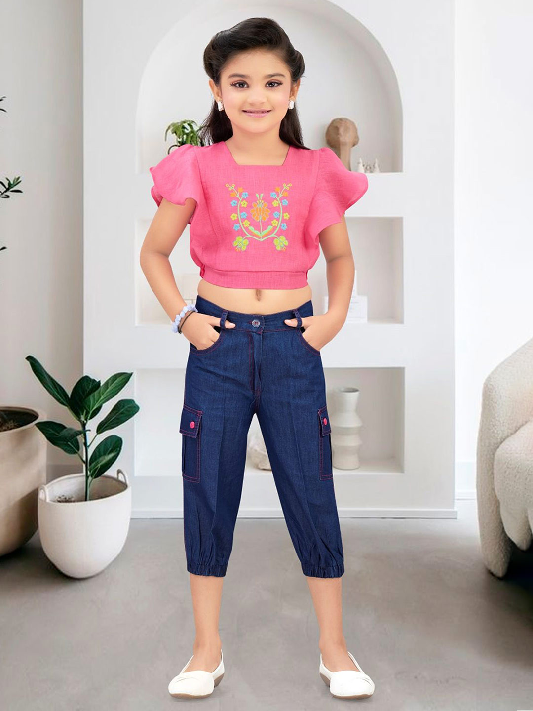 Lei-Chie Girls Embroidered Short Sleeves Linen Top & Capris