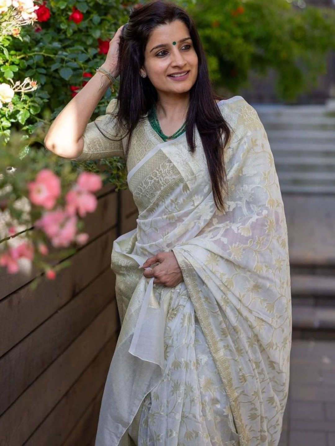 Flossy Ethnic Motifs Designer Saree