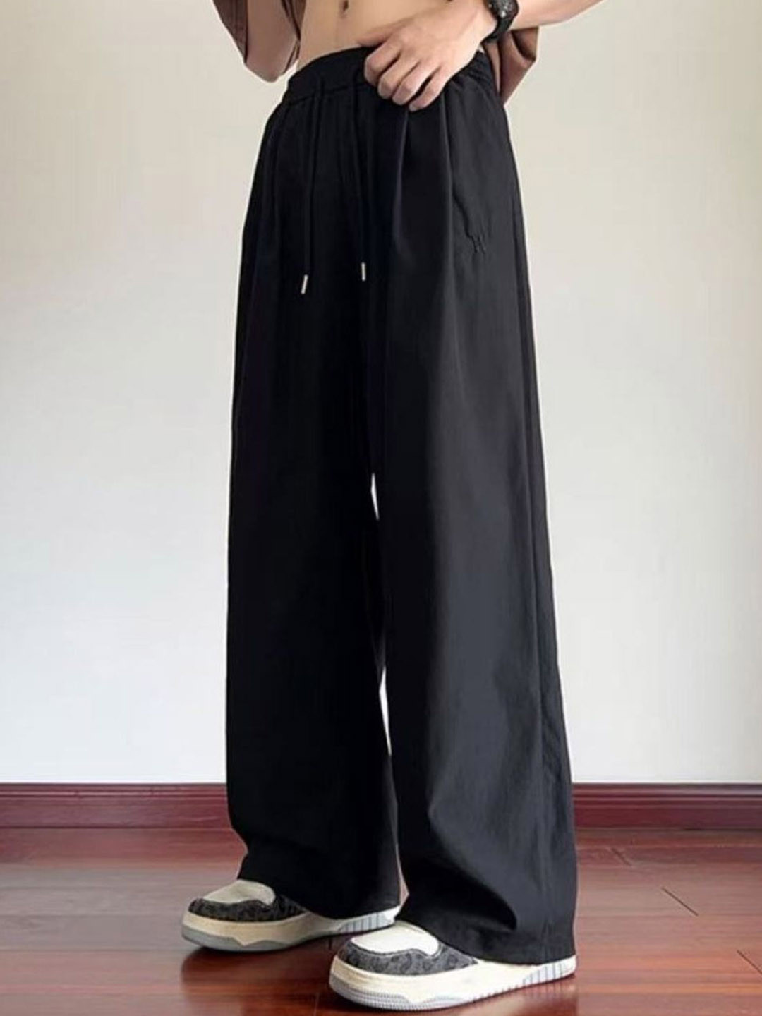StyleCast Men Mid Rise Loose Fit Wide Leg Trousers - Image 1