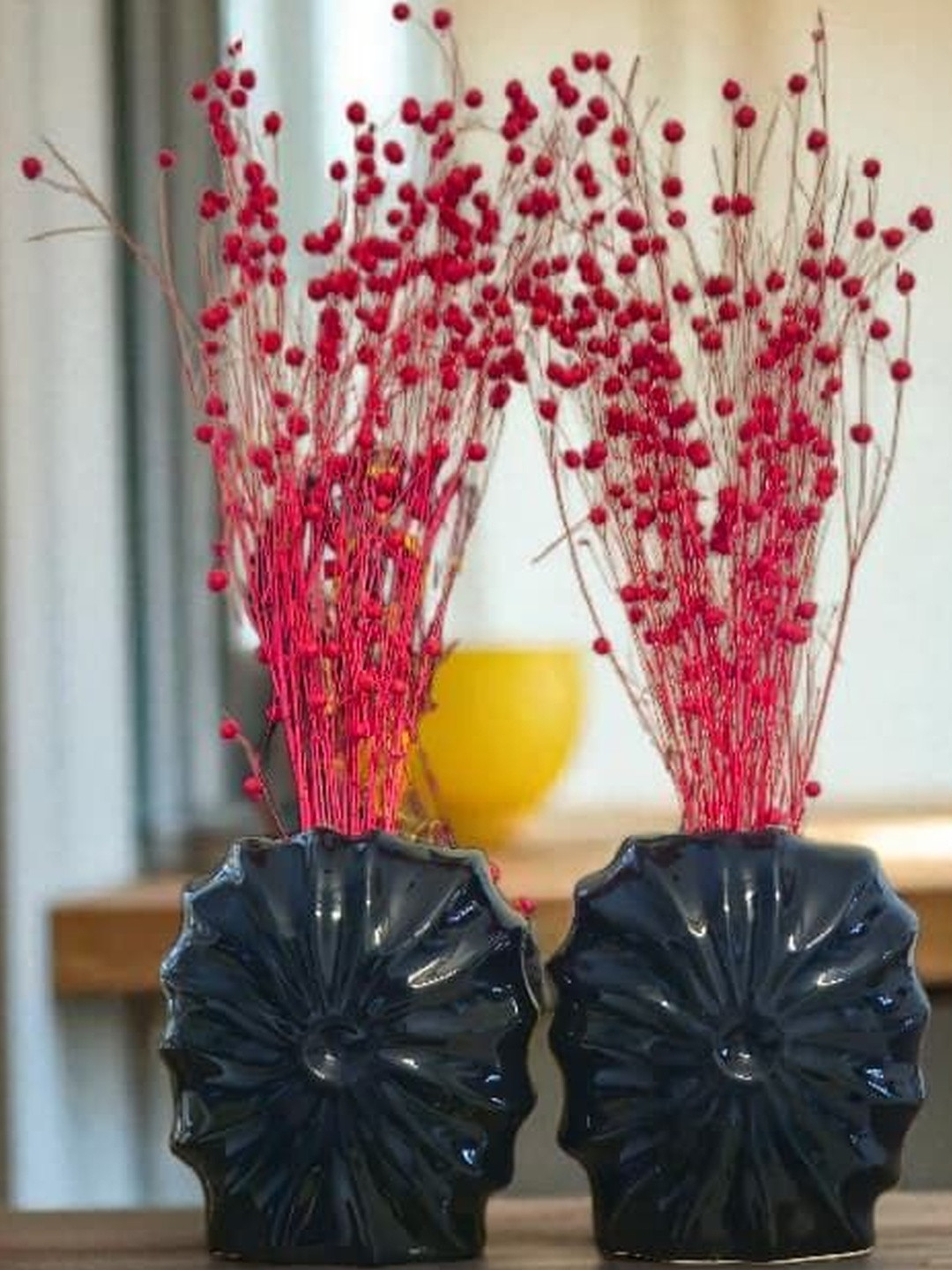 Artisans Bazar Black Set of 2 Glossy Finish Textured Ceramic Vase