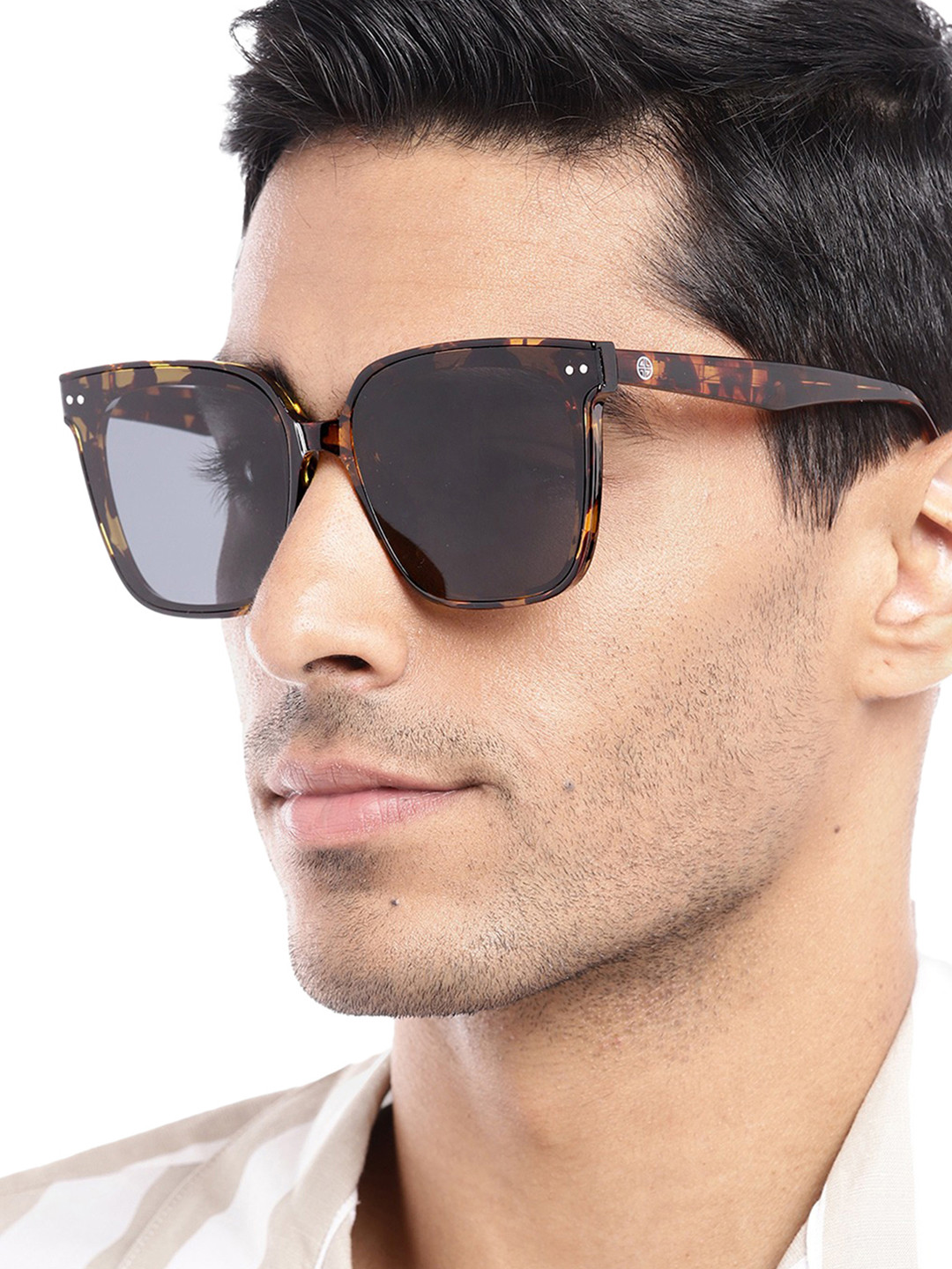 Carlton London Polarised and UV Protected Lens Oversized Sunglasses CLSU093