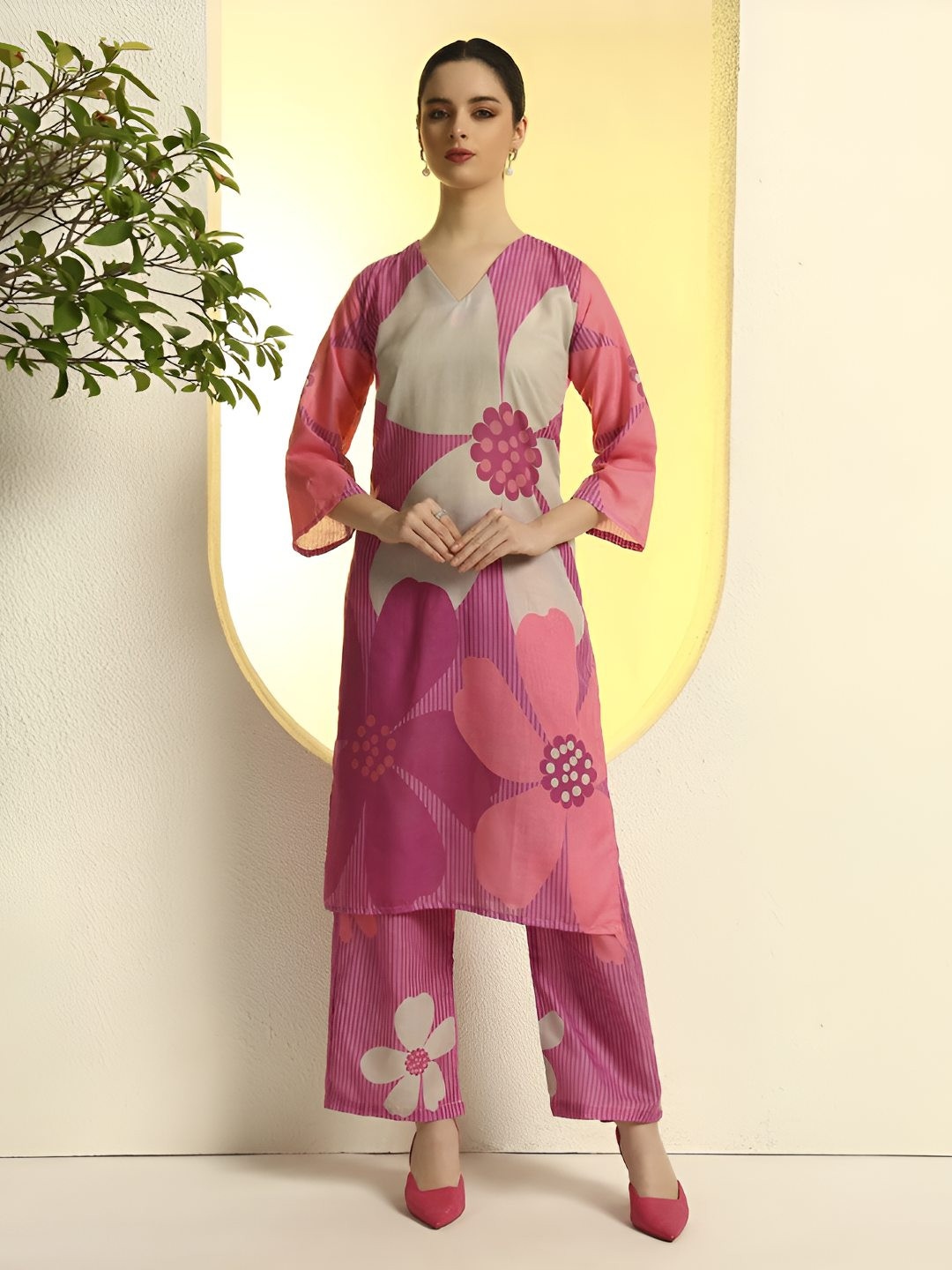 DAARI Floral Printed V-Neck Straight Kurta With Palazzos