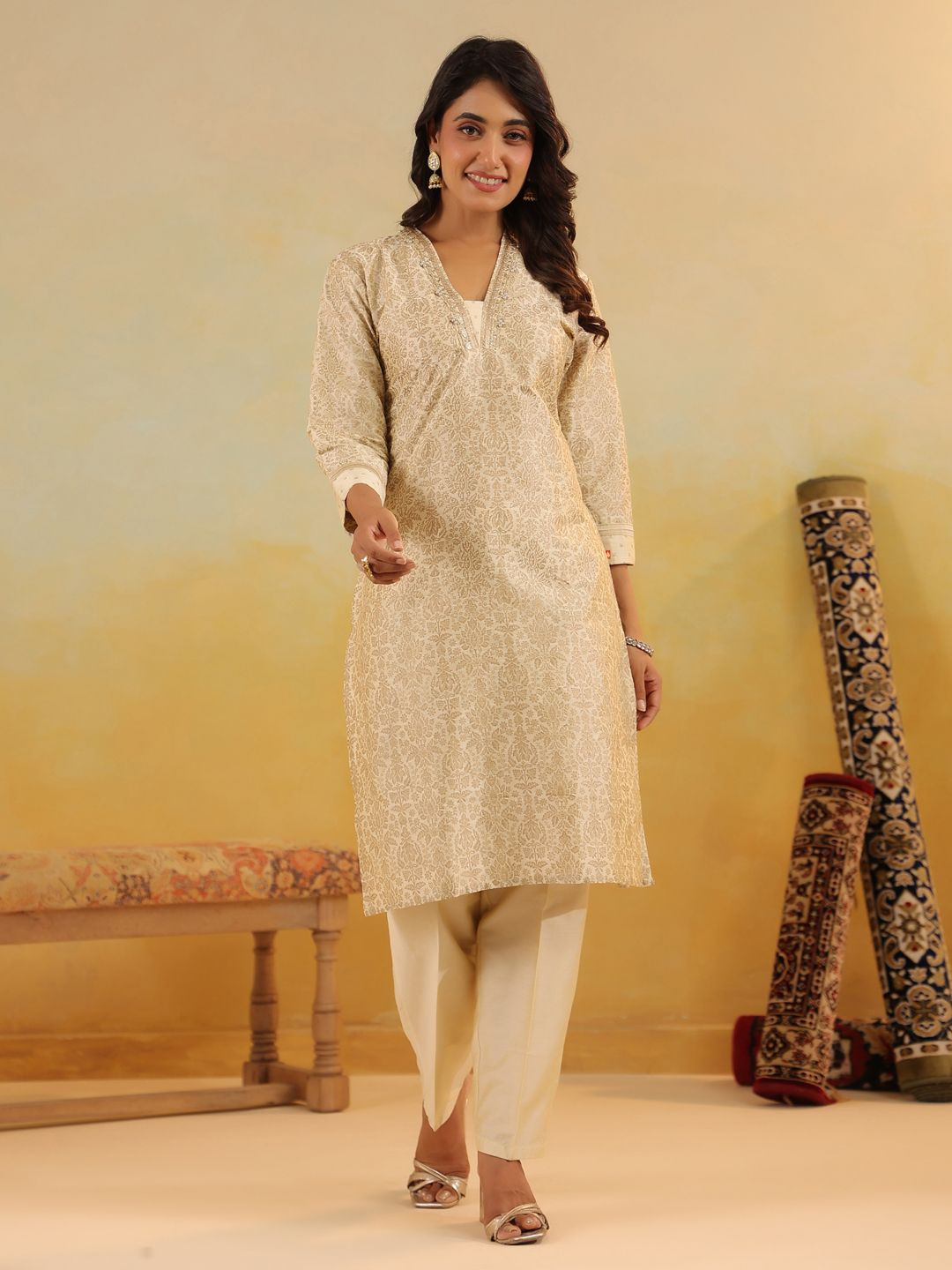 Span Floral Printed Square Neck Zari Straight Kurta