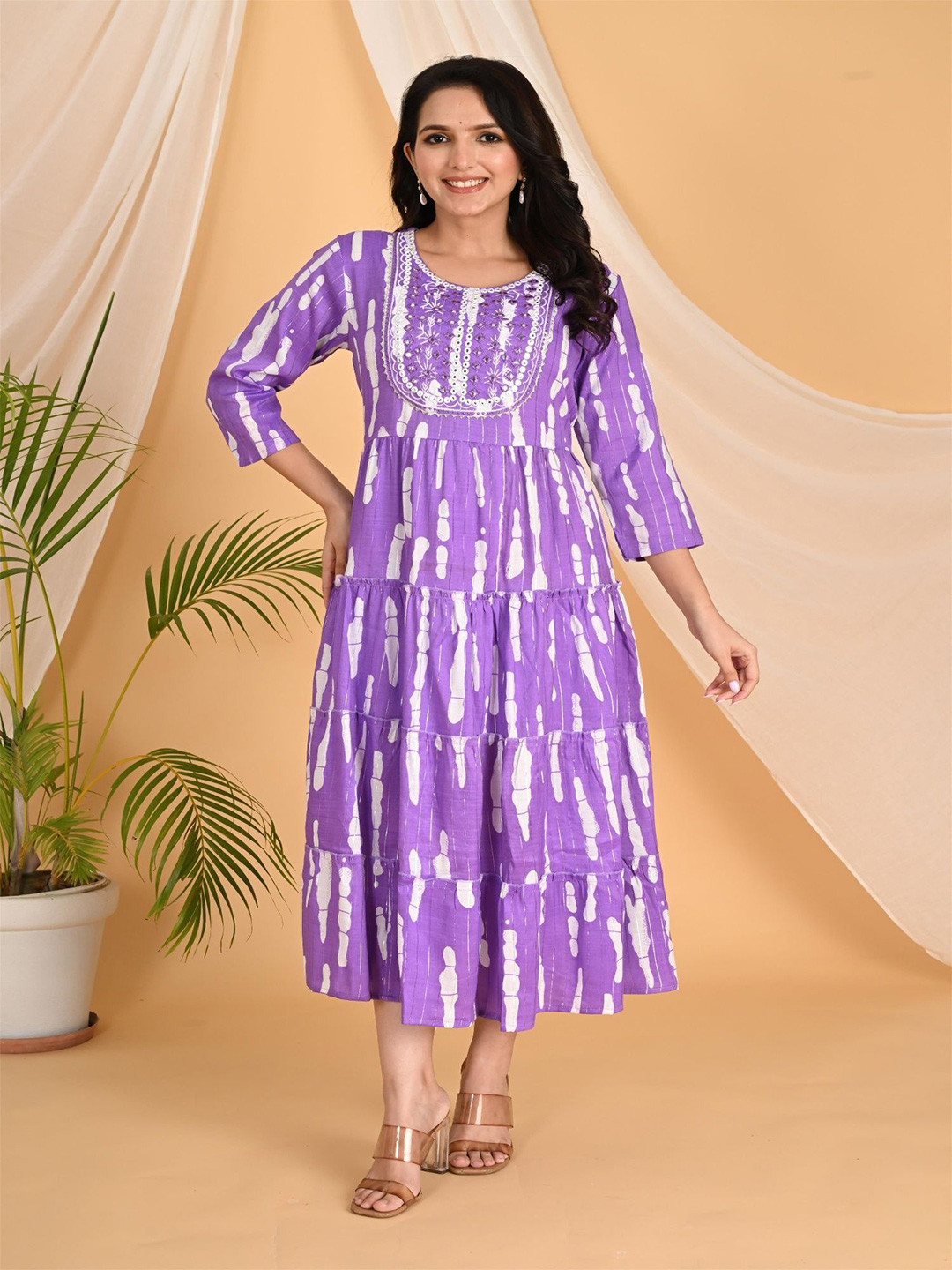 Vogue by Avantika Women Floral Emboridered Anarkali Kurta