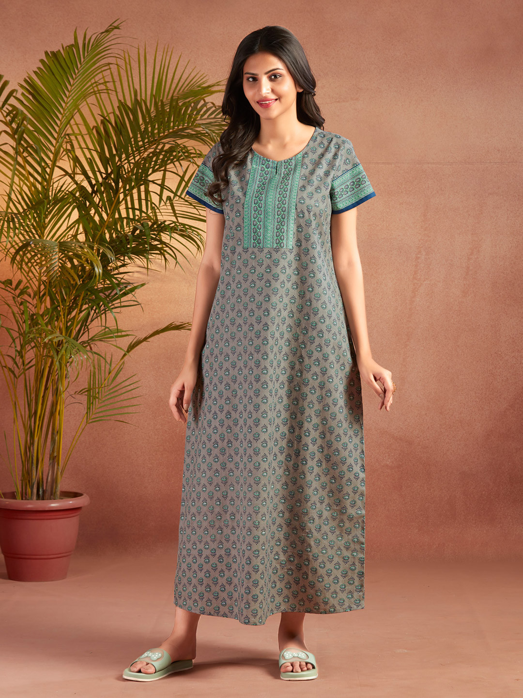 Nihsamah Women Printed Maxi Nightdress