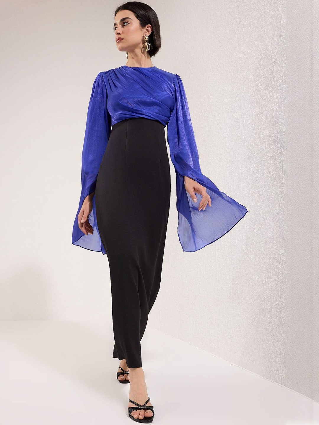 Trendyol Women Round Nck Bell Sleeve Sheath Maxi Dress