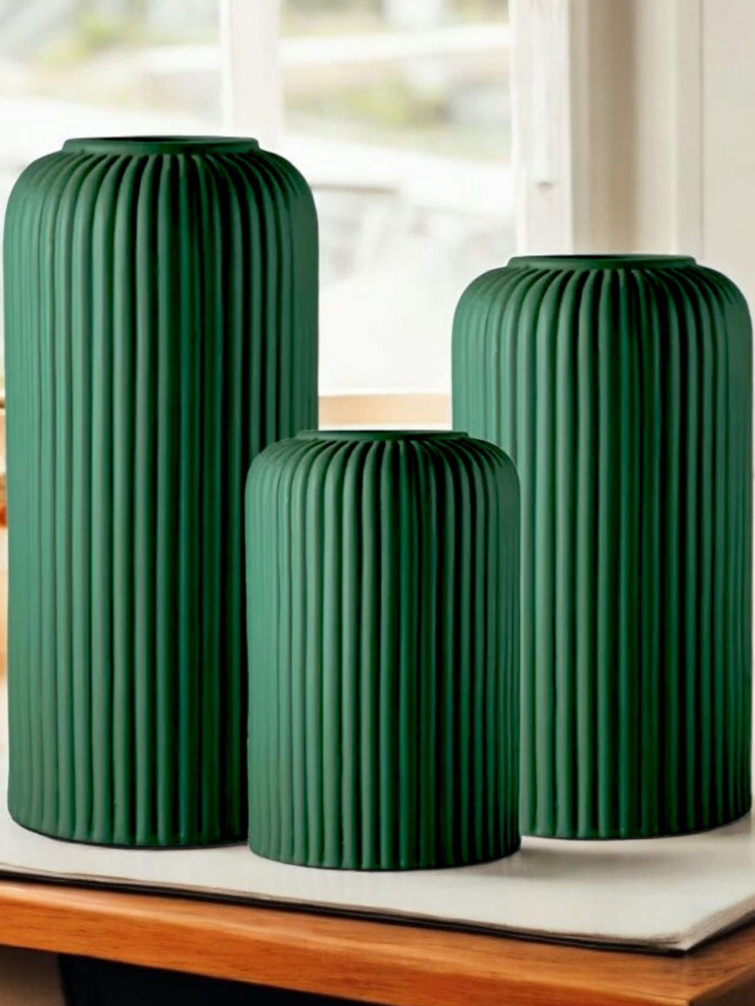 Artisans Bazar Green Set of 3 Rippled Ceramic Flower Vases