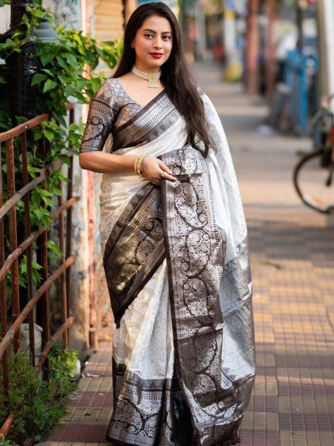 Moda Rapido Women Grey Ethnic Motifs Nylon Traditional Saree
