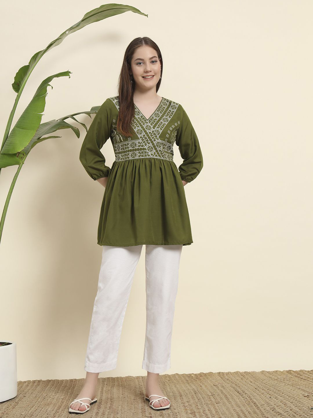 GLOSIA DESIGN Embroidered V-Neck Tunic