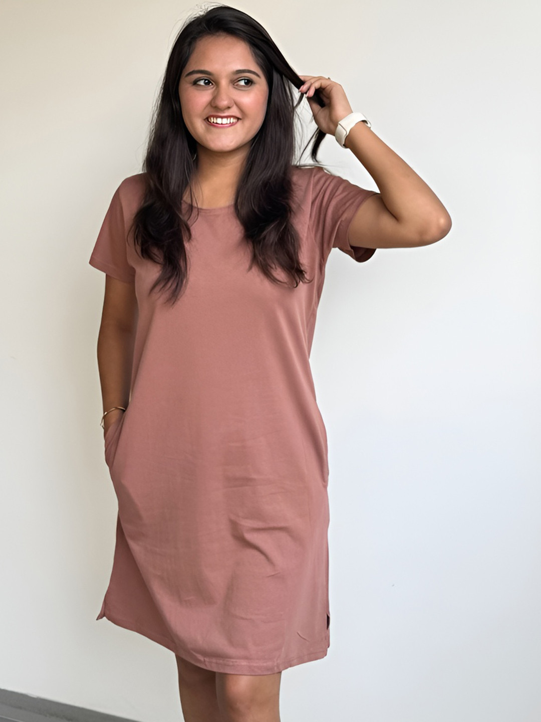 GlamZei Women Slits Side Pocket Round Neck T-shirt Dress