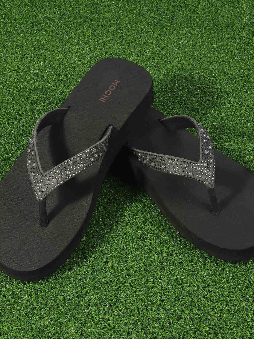Mochi Cushioned Footbed Room Slippers Flip Flops