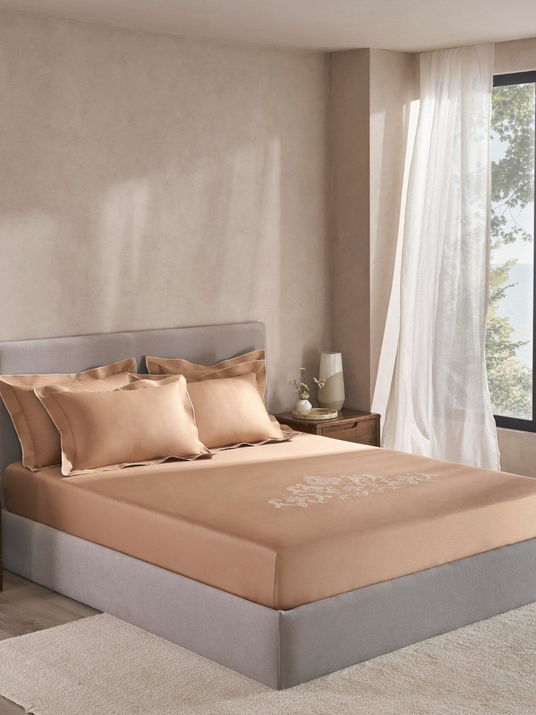 SANSAAR A DDECOR BRAND LIVE CONSCIOUSLY 3 Pcs Double King Bedsheet With 2 Pillow Covers