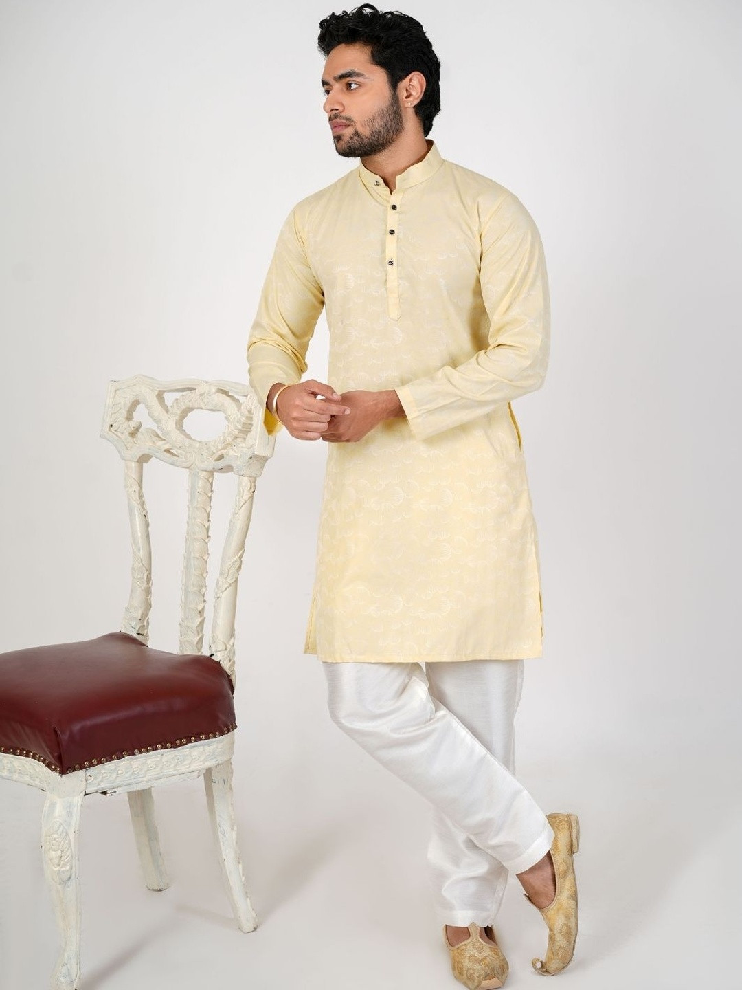 Aadi Shuddh  Men Abstract Print Straight Fit Cotton Blend Kurta With Pyjama