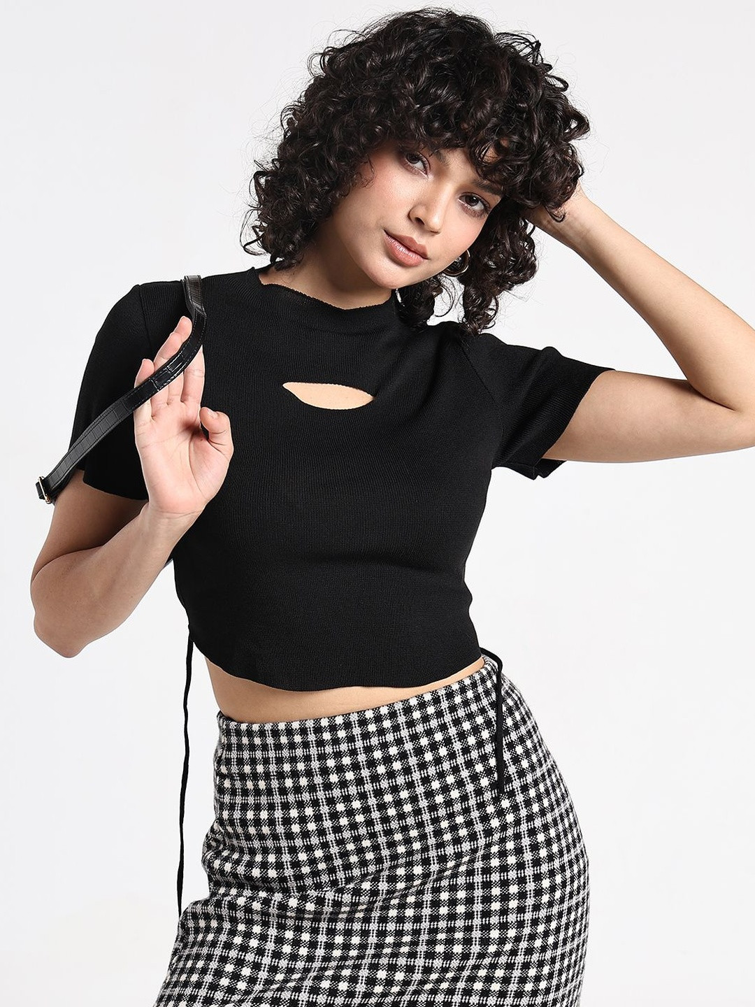 SHOWOFF Women Ribbed Keyhole Neck Short Sleeves Crop Tops