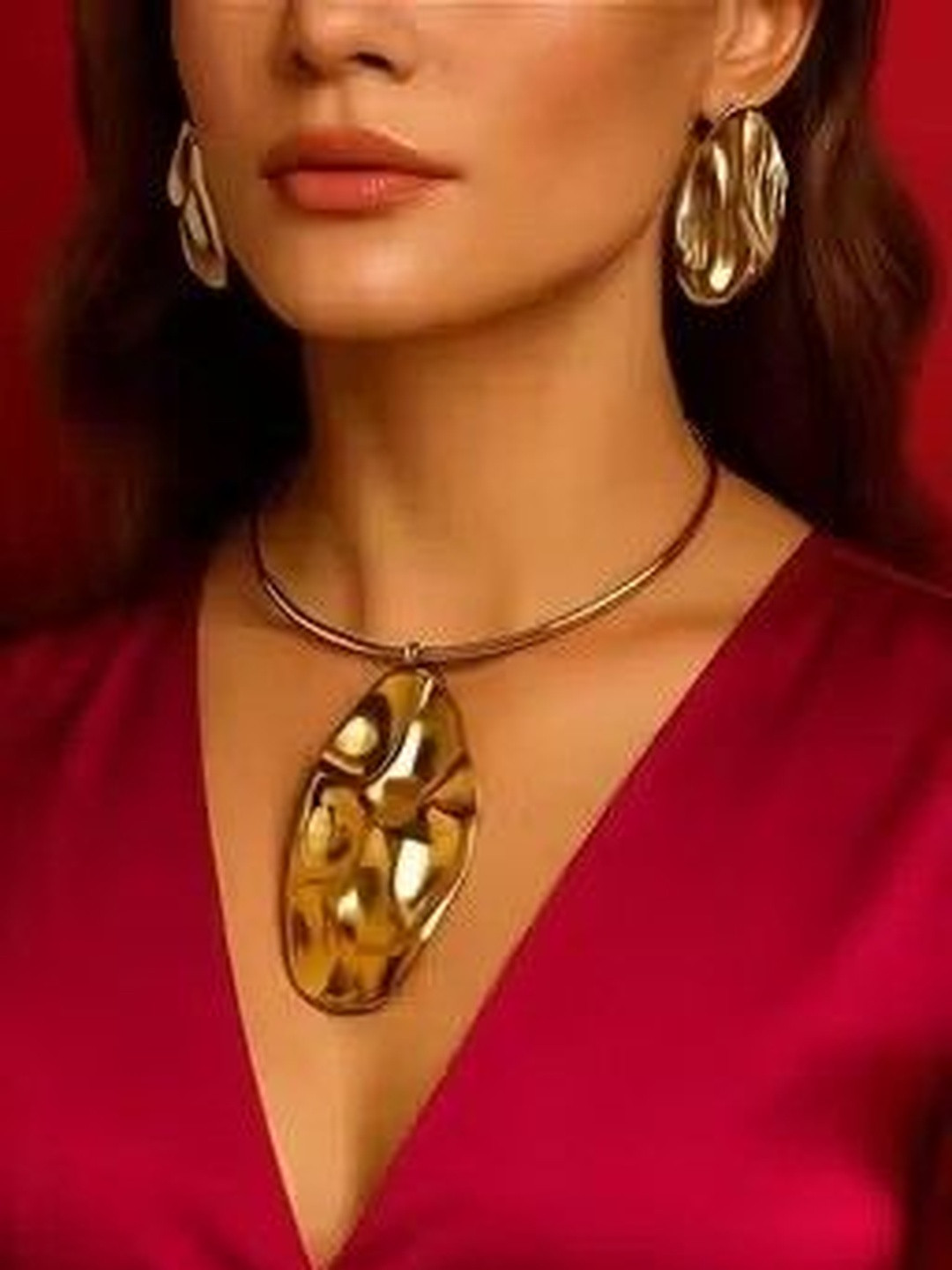 Nui Gold-Plated Necklace And Earrings