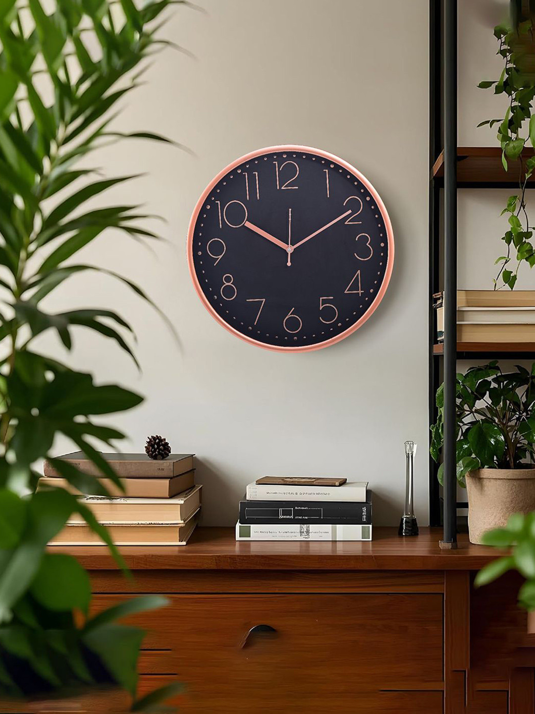Kuber Industries Rose Gold & Black Round Shaped Wall Clock